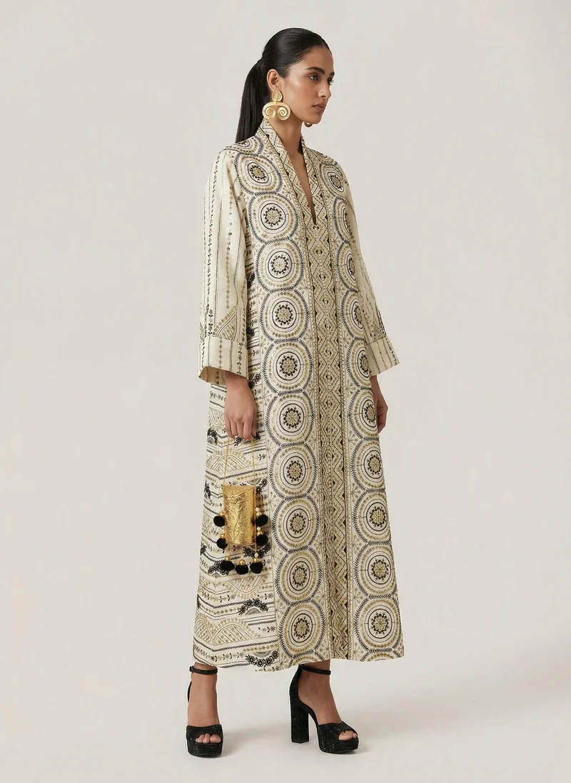 ميتانويا جلابية مطرزة هندسية بيضاء